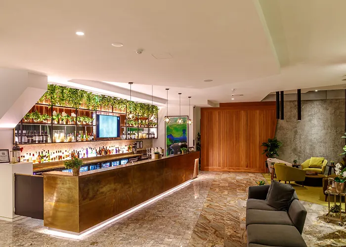 Eatons Hill Hotel